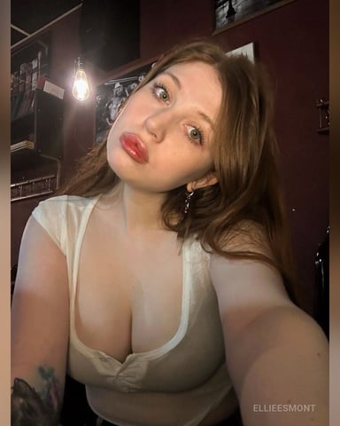 EllieEsmont photo
