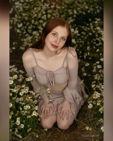 EllieEsmont photo