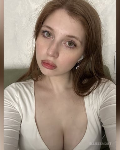 EllieEsmont photo