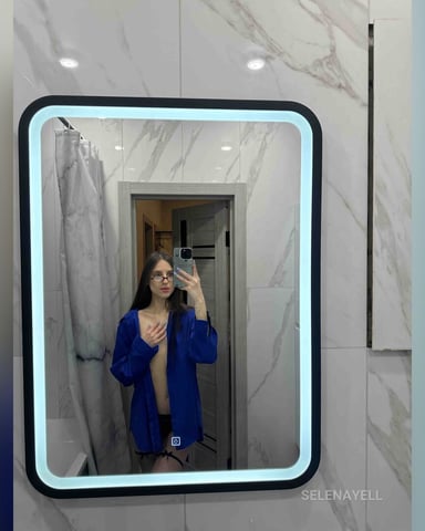 SelenaYell foto