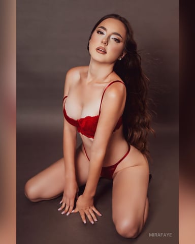 MiraFaye photo