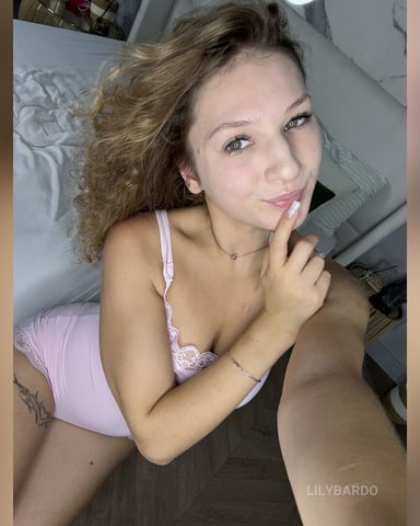 LilyBardo photo 28