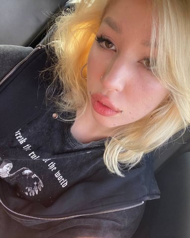 SallyChaa photo