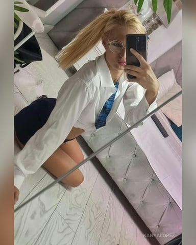 KanyaLopez photo