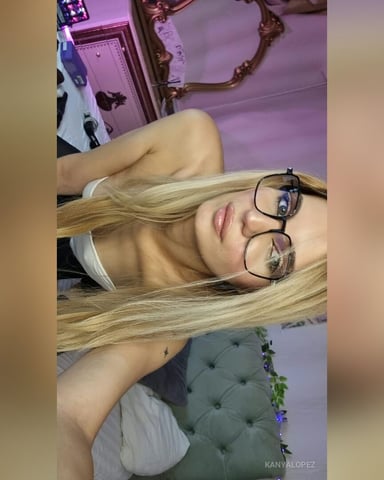 KanyaLopez photo