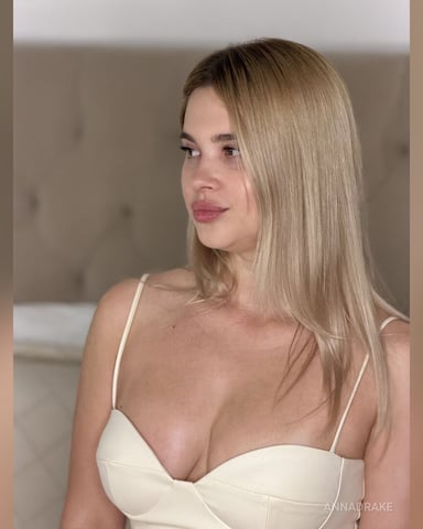 AnnaDrake photo 17