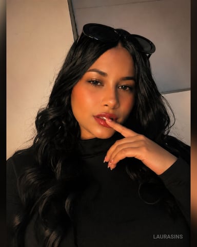 LauraSins, fotografie