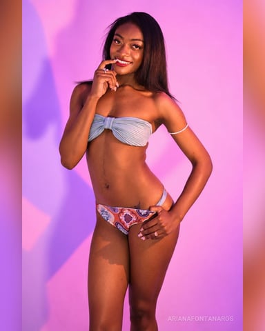 ArianaFontanaros foto