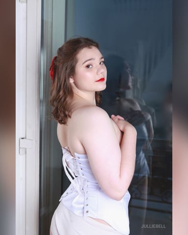 JullieBell photo