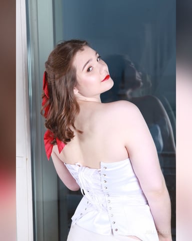 JullieBell photo