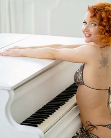 AlitaDinova photo