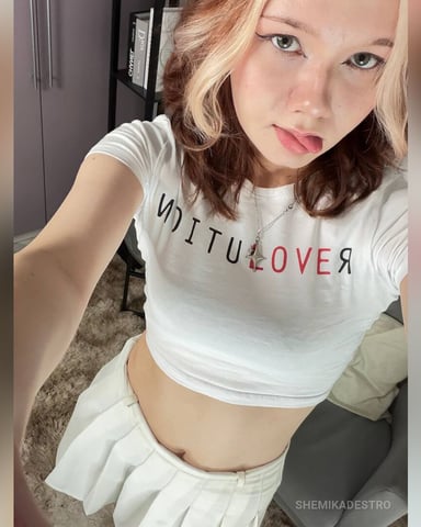 ShemikaDestro foto