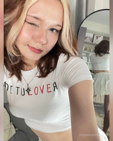 ShemikaDestro foto