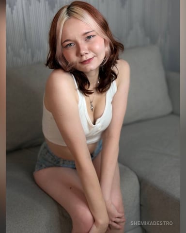 ShemikaDestro foto