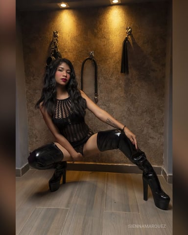 SiennaMarquez foto
