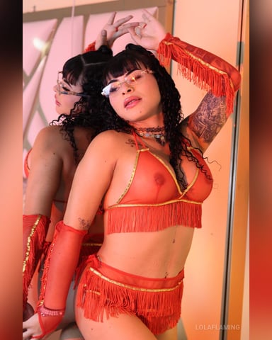 LolaFlaming photo 1