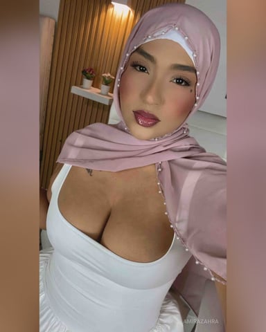 Amirazahra photo 1