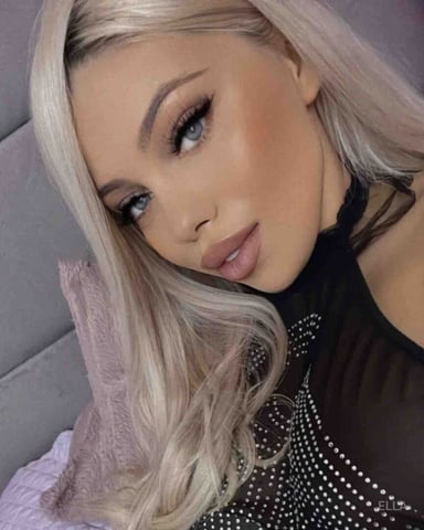 Ella Foto