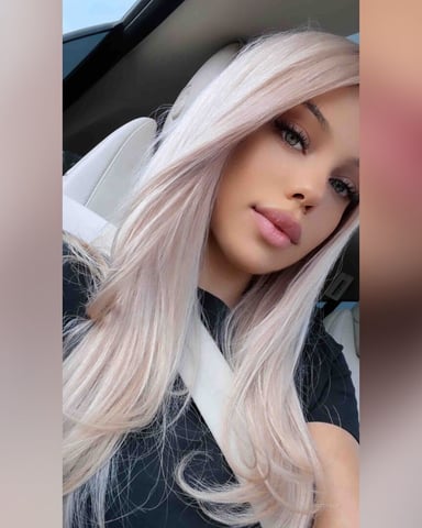 Ella Foto