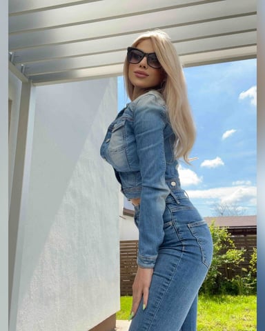 Ella Foto