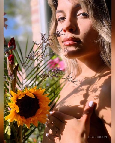 ElyseMoon Foto