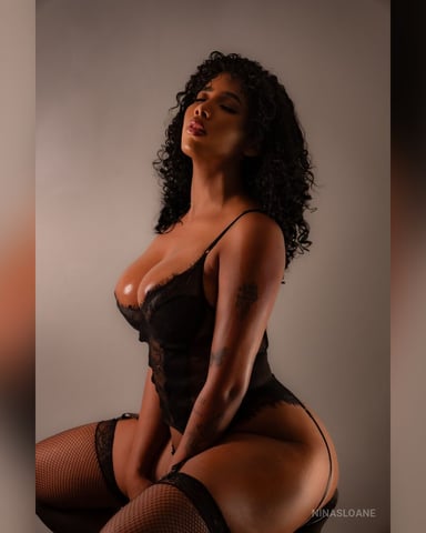 NinaSloane photo