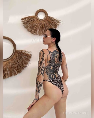 AdelineValentine Foto