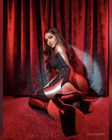 JulliaDark photo