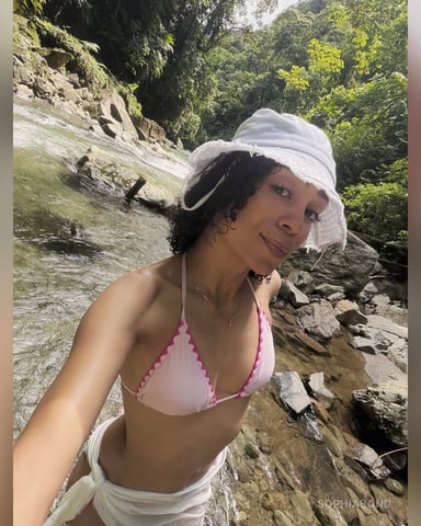 SophiaBond photo