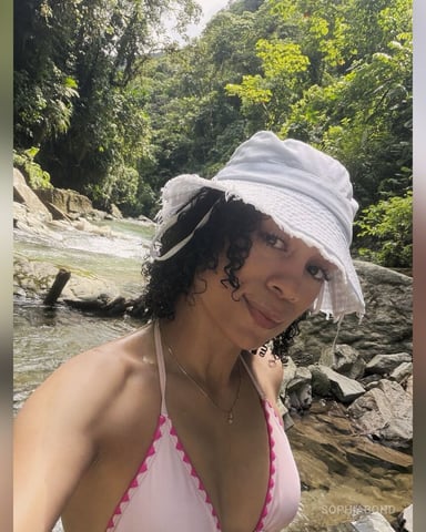 SophiaBond photo