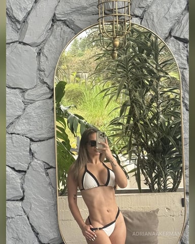 AdrianaAkerman foto