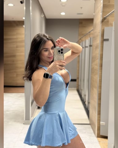 AdrianaAkerman foto