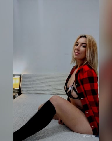 AryaHunt foto