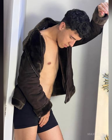 MaxLeons photo
