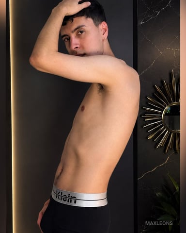 MaxLeons photo