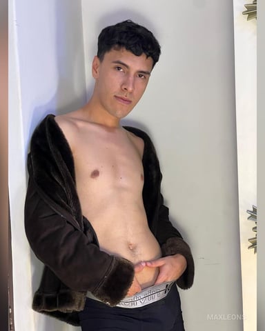 MaxLeons photo