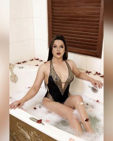 EllaKnox foto