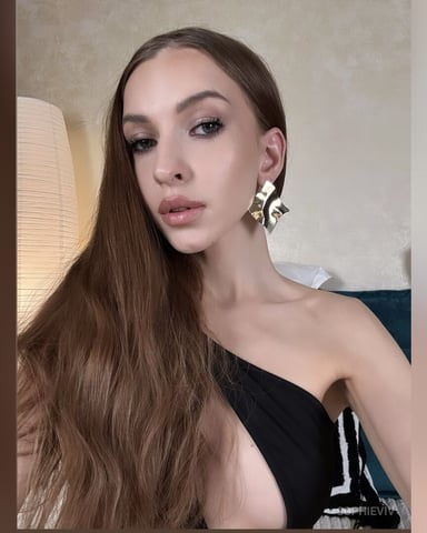 SophieViv photo