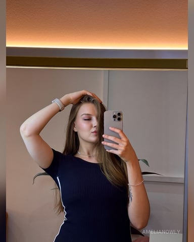 AmeliaNowly foto