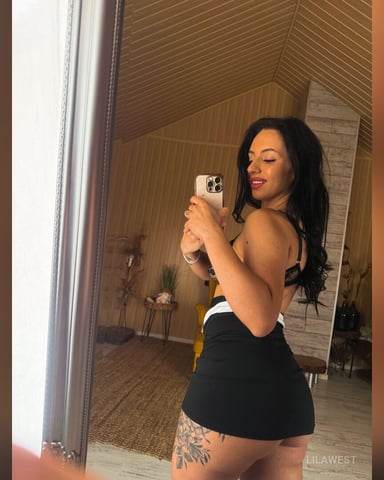 LilaWest foto