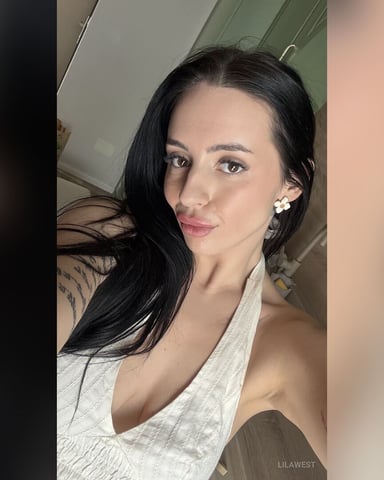 LilaWest foto