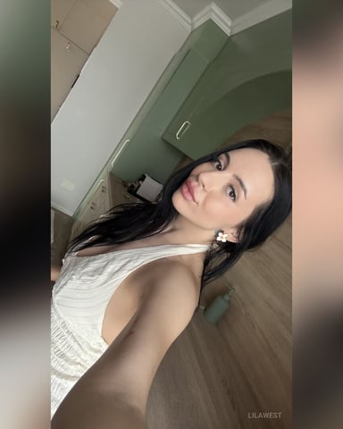 LilaWest foto