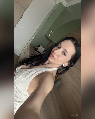 LilaWest foto