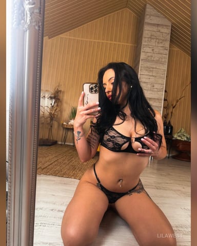 LilaWest foto