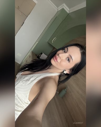 LilaWest foto