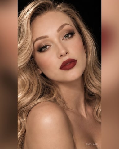 AniClark Foto