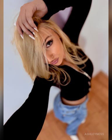 AshleyNess photo
