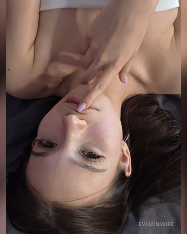 EvaDunmore photo 2