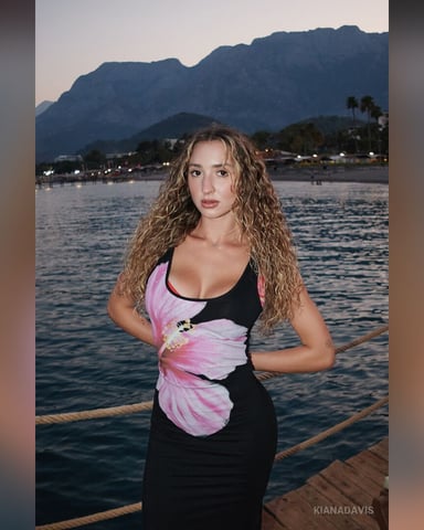KianaDavis Foto