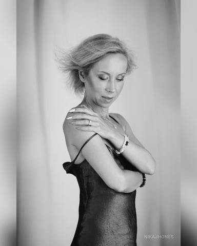 NikaJhones foto